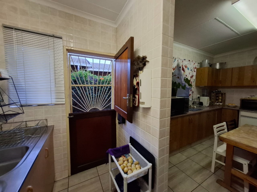 4 Bedroom Property for Sale in Geelhoutpark North West